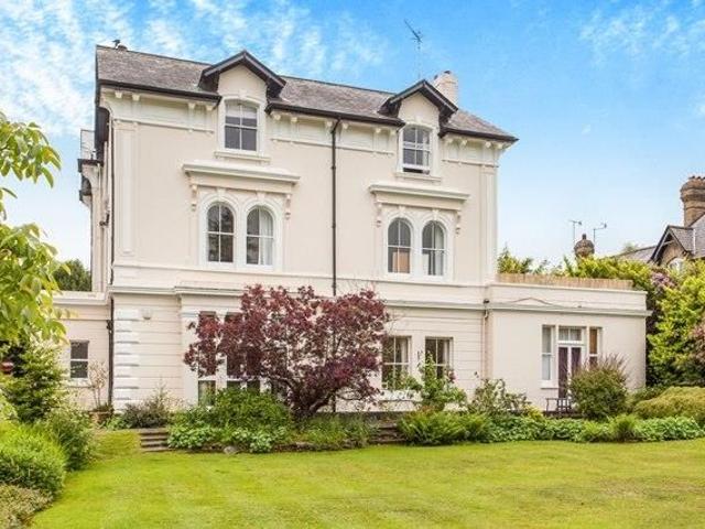 Apartment for rent in Broadwater Down, Sandown Park