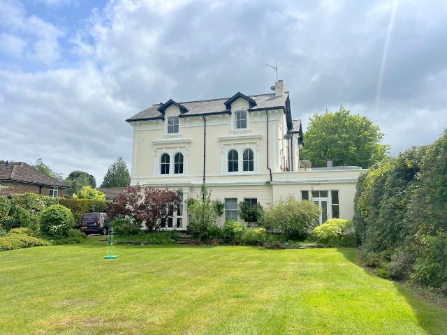 Apartment for rent in Broadwater Down, Sandown Park