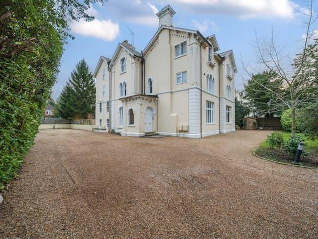 Apartment for rent in Broadwater Down, Sandown Park