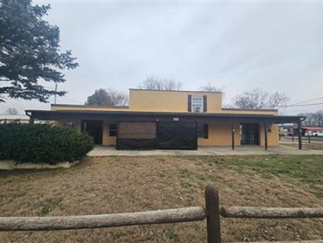 House for sale in Perry, Illinois