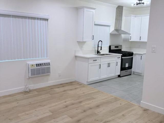 Apartment for rent in Canoga Park, California