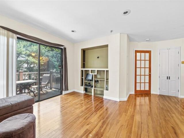 Condo for sale in Amityville