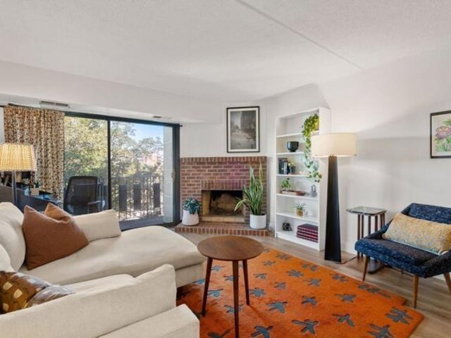 Condo for sale in Winter Hill, Somerville, Massachusetts, Somerville