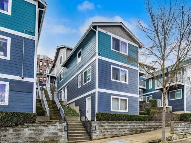 Condo for sale in Tacoma Condo for sale in Tacoma