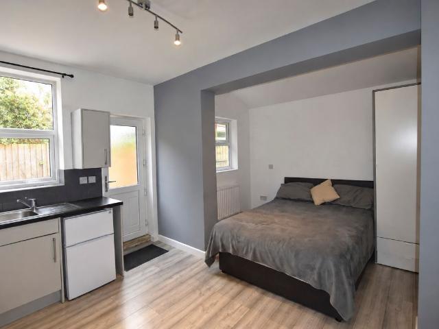 Studio for rent in Eastfield, Peterborough