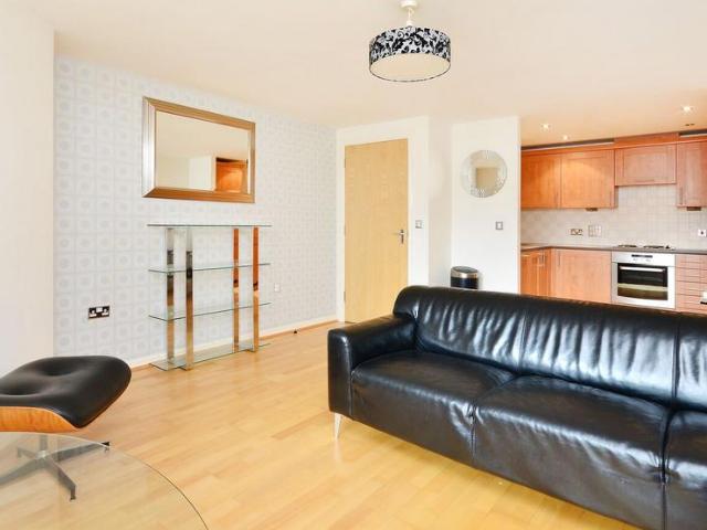 House for rent in London Borough of Ealing, Hanwell
