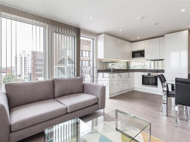 Apartment for rent in Widmore, Greater London