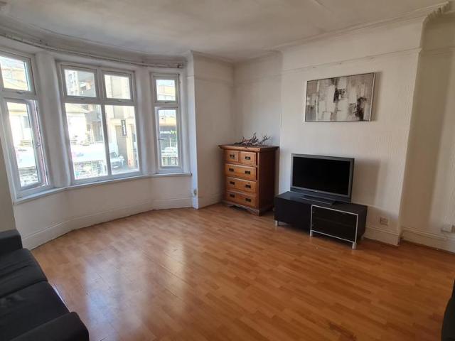 Apartment for rent in London Borough of Ealing, Hanwell