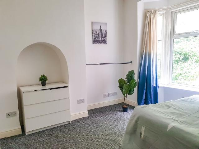 Studio for rent in The Chuckery, West Midlands