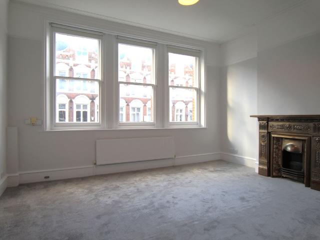 Apartment for rent in Topsfield Parade, Greater London