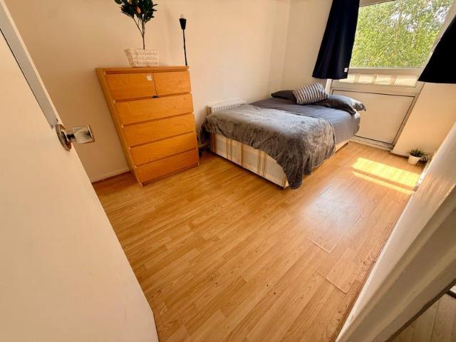 Room for rent in Bromley-by-Bow, Poplar Grove