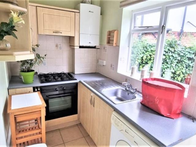 Apartment for rent in The Hamptons, Greater London