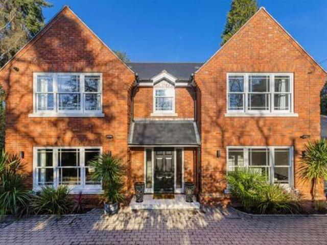 House for sale in Ascot