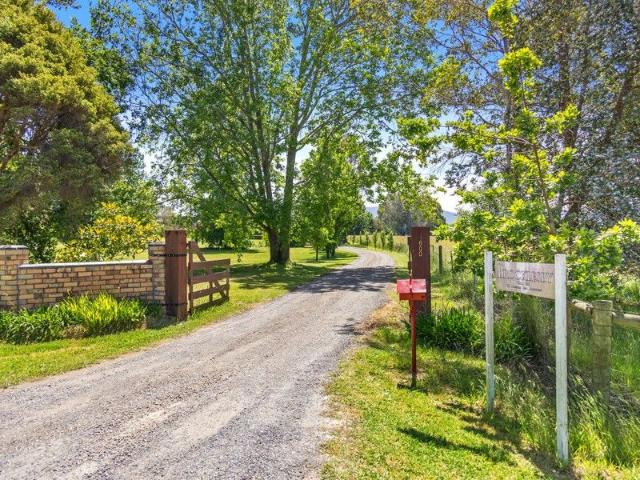 Cottage for sale in Narbethong, Victoria