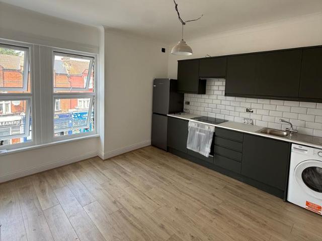 Apartment for rent in Crofton Park, Greater London
