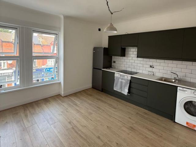 Apartment for rent in London Borough of Lewisham, Brockley