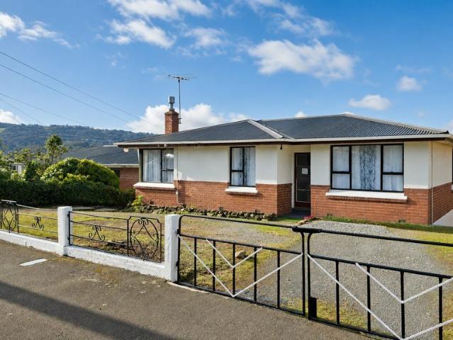 House for rent in Otakou