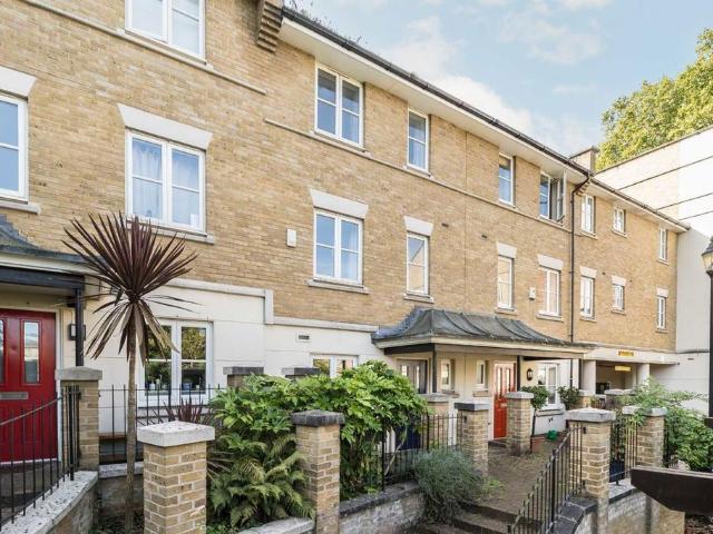 House for rent in Tulse Hill, Greater London