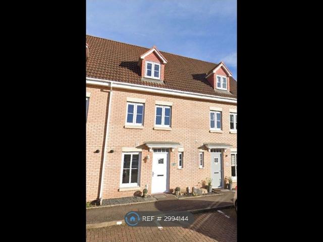 House for rent in Rogerfield, Swinton