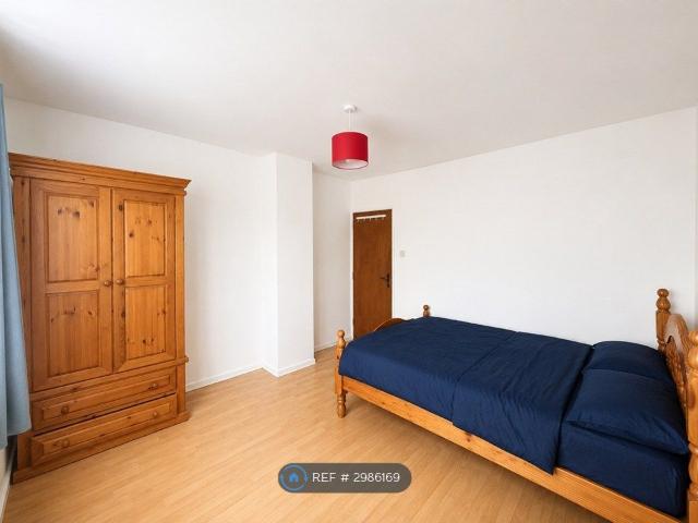 House for rent in Mile End, Greater London
