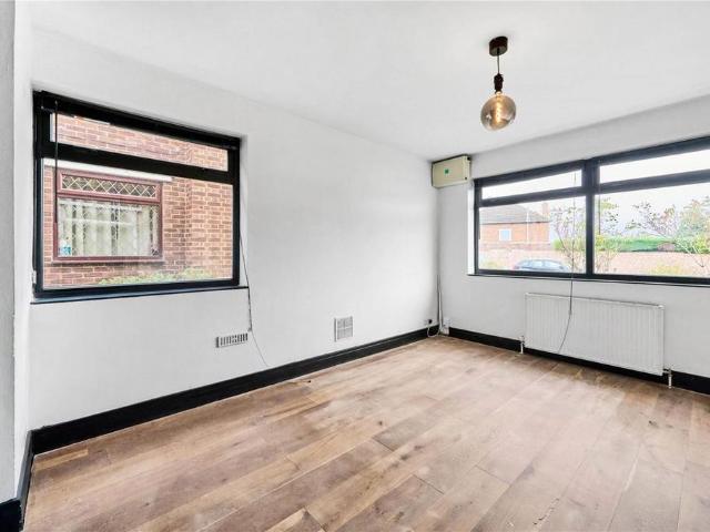 Apartment for rent in Coldharbour, Greater London