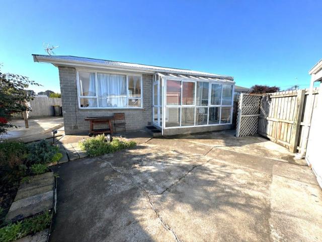 Apartment for rent in Chaslands, Canterbury