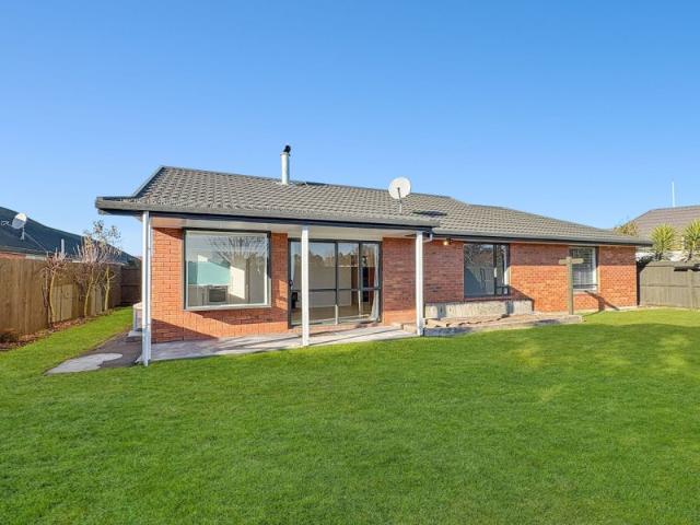 House for rent in Chaslands, Canterbury