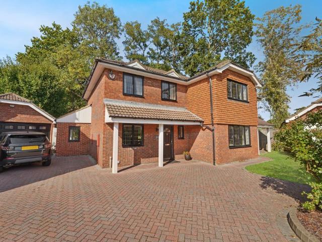 House for rent in Widmore Green, Greater London