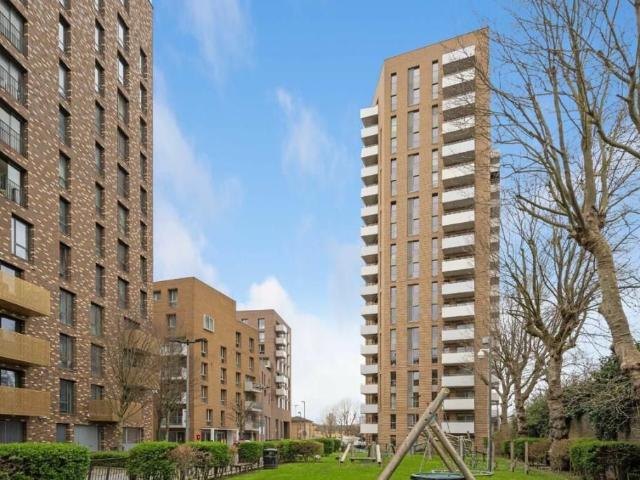 Apartment for rent in Bromley-by-Bow, Poplar Grove