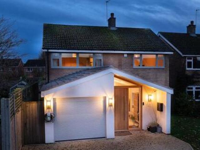 House for sale in Green Close, Warwickshire