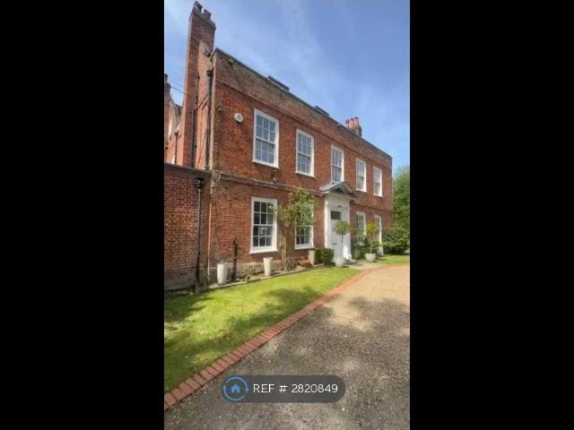 House for rent in Bromley Common, Greater London