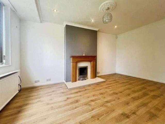 House for rent in Bradshaw, Lee Bank