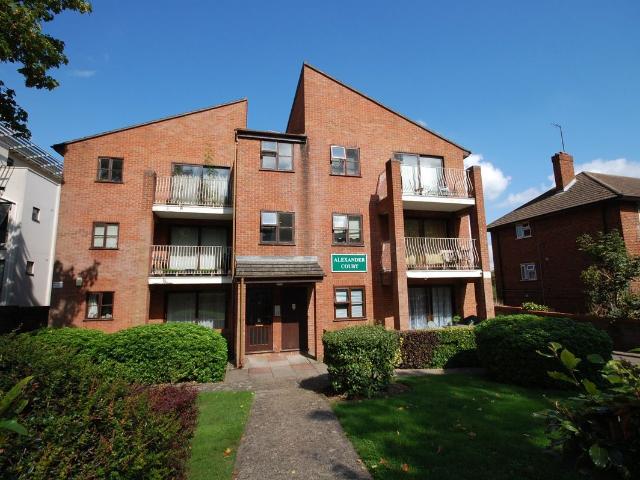 Apartment for rent in Shortlands, Greater London