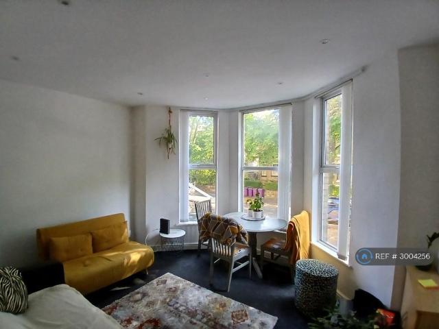 Apartment for rent in Calderstones