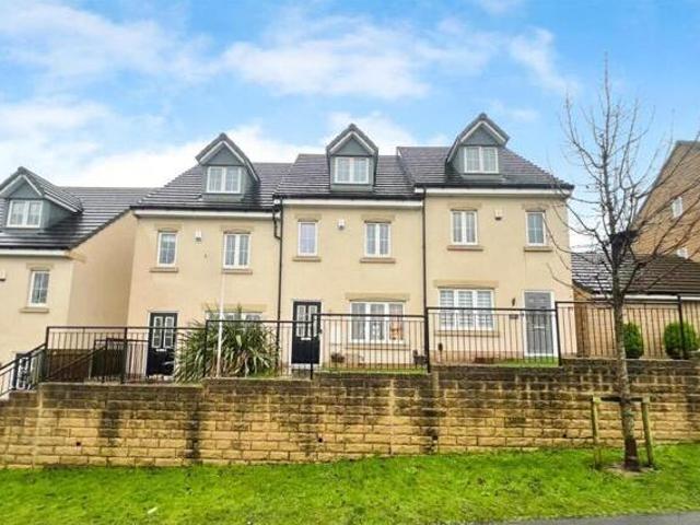 House for sale in Greengates, West Yorkshire