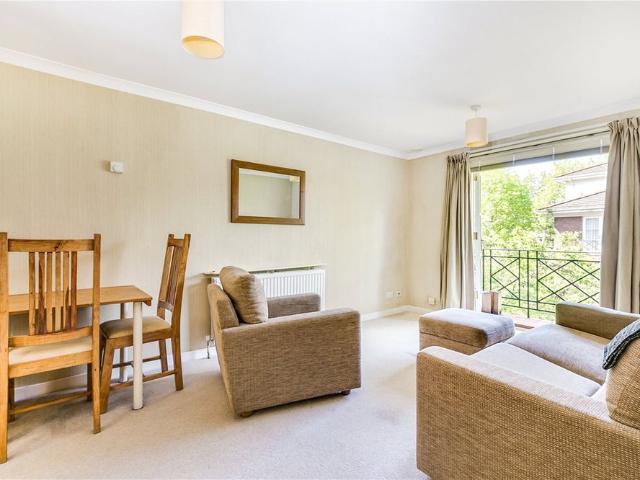 Apartment for rent in Brompton Park, Greater London