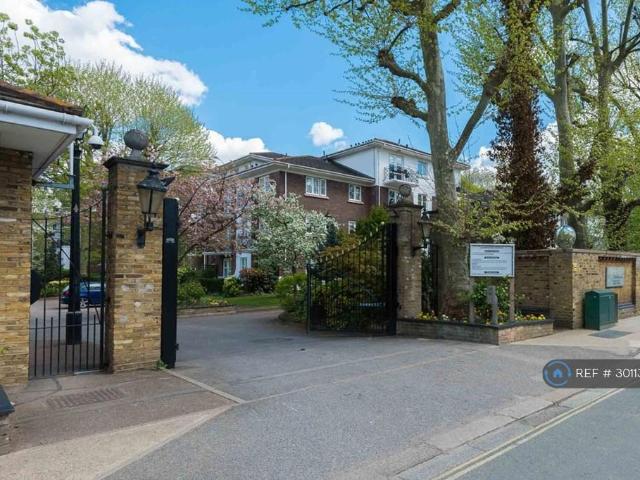 Apartment for rent in West Kensington, Greater London