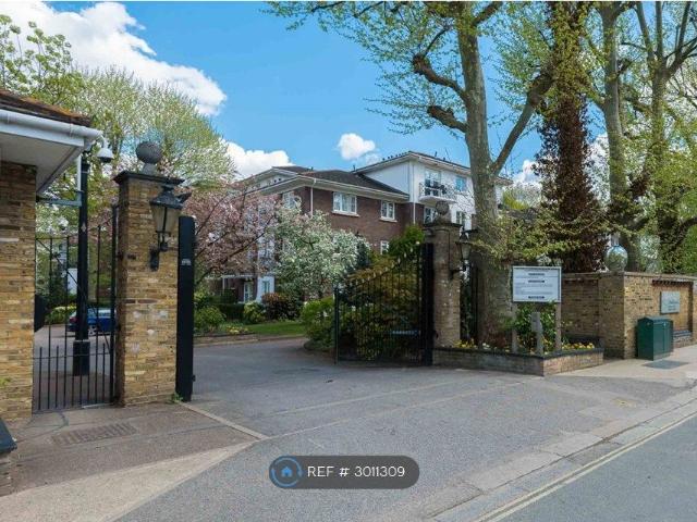 Apartment for rent in West Kensington, Greater London