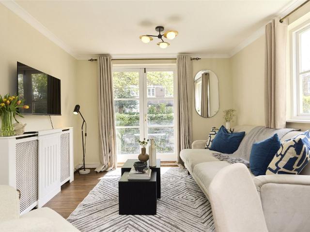 Apartment for rent in Brompton Park, Greater London