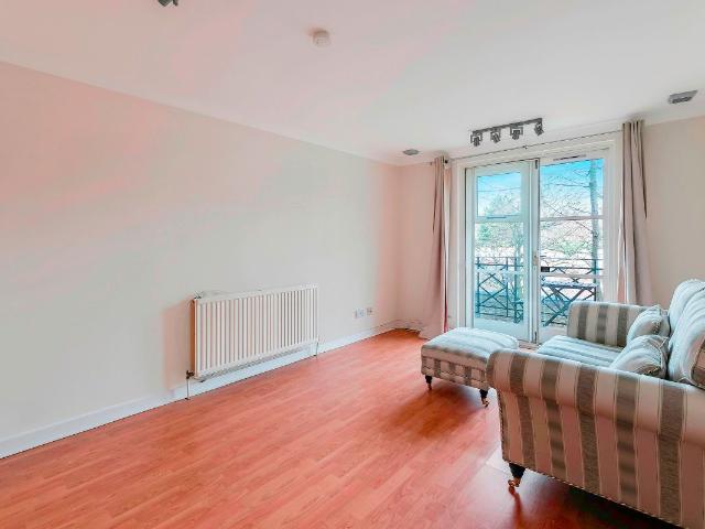 Apartment for rent in West Kensington, Greater London