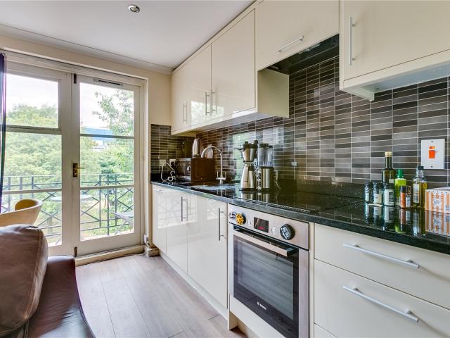 Apartment for rent in West Kensington, Greater London