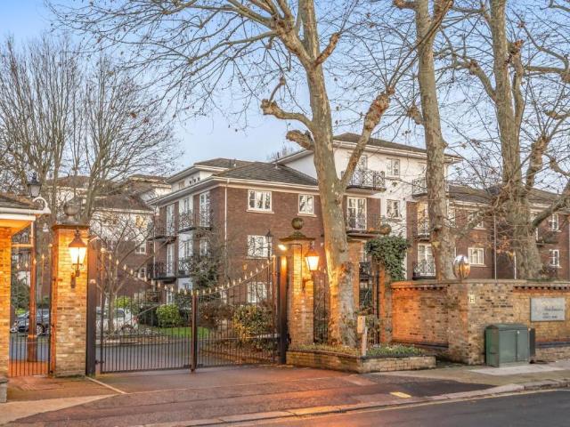 House for rent in West Kensington, Greater London