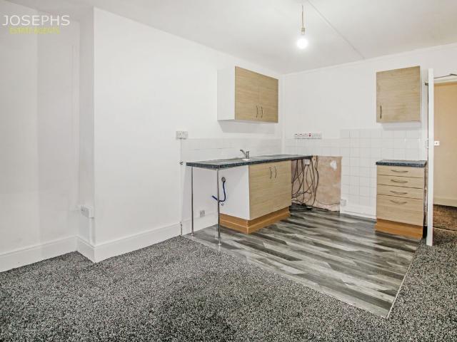 Apartment for rent in The Haulgh, Lee Bank