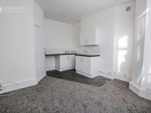 Apartment for rent in The Haulgh, Lee Bank
