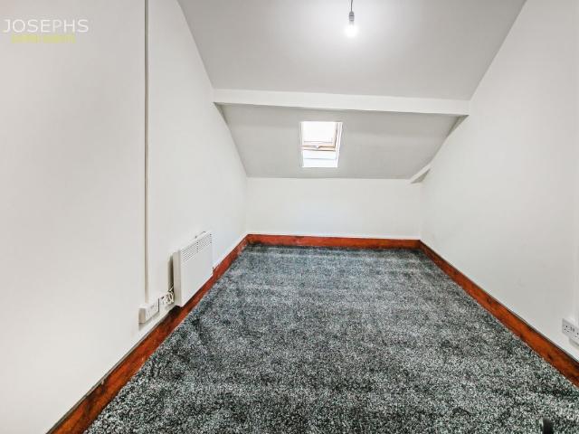 Apartment for rent in The Haulgh, Lee Bank