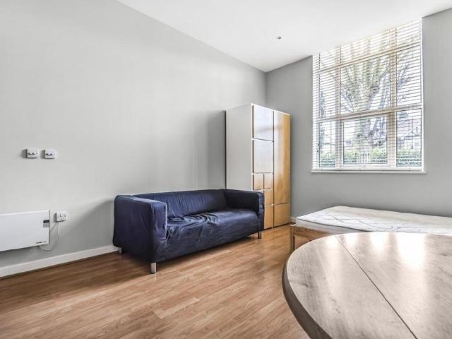 Apartment for rent in London Borough of Ealing, Greater London