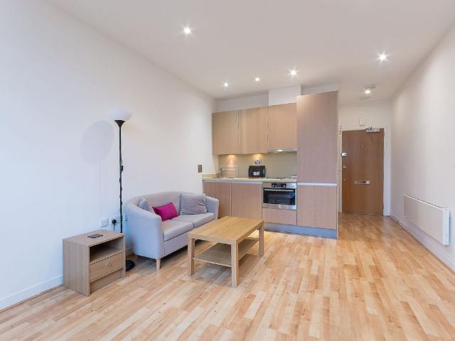 Studio for rent in London Borough of Ealing, Greater London