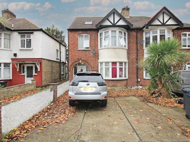 House for rent in London Borough of Ealing, Greater London