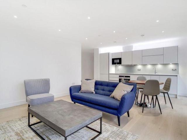 House for rent in London Borough of Ealing, Greater London