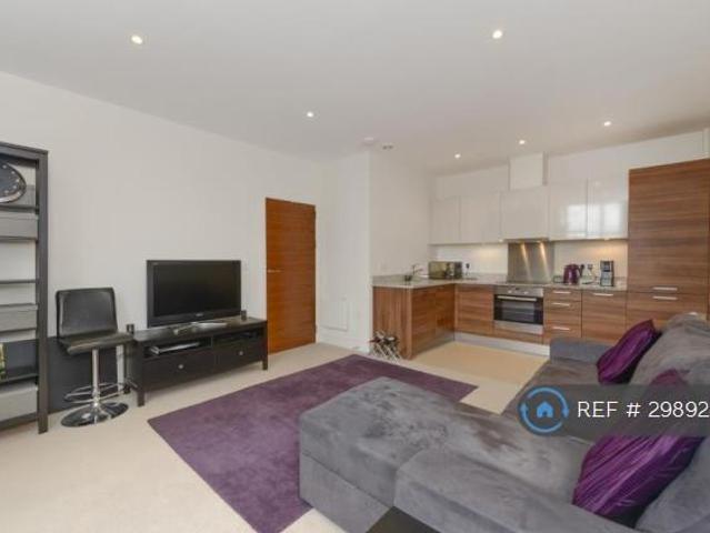 House for rent in London Borough of Ealing, Greater London